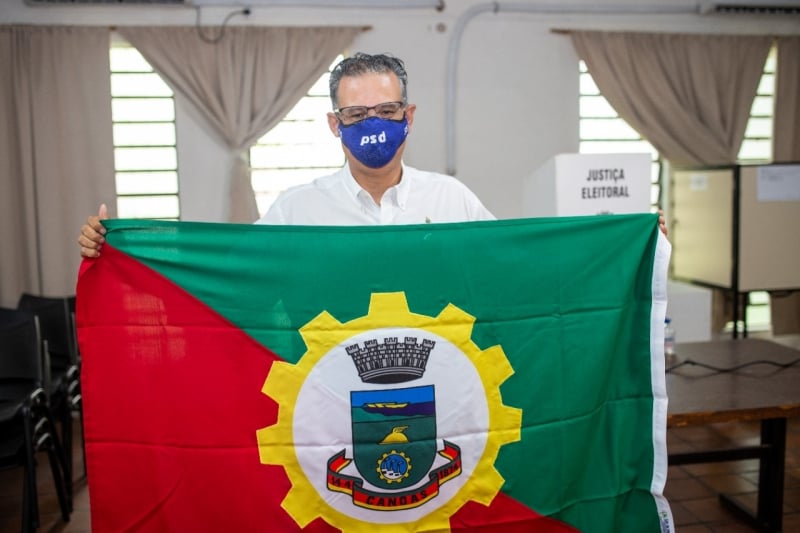 Jairo Jorge teve 53,06% dos votos em Canoas, garantindo a eleição e retorno ao governo