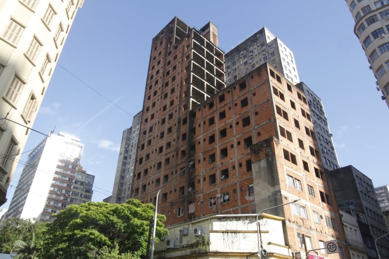 Prazo para evacuação espontânea do prédio do chamado Esqueletão encerra neste sábado