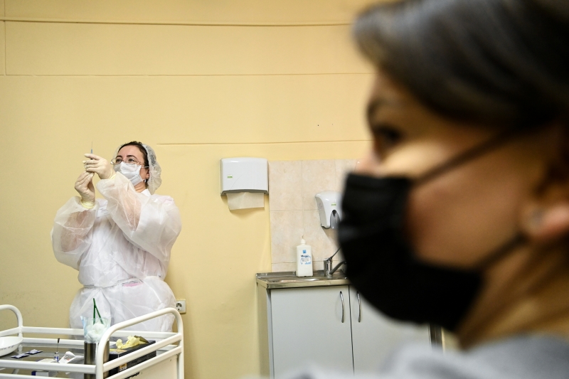 Mais de 100.000 pessoas já receberam as vacina na Rússia
