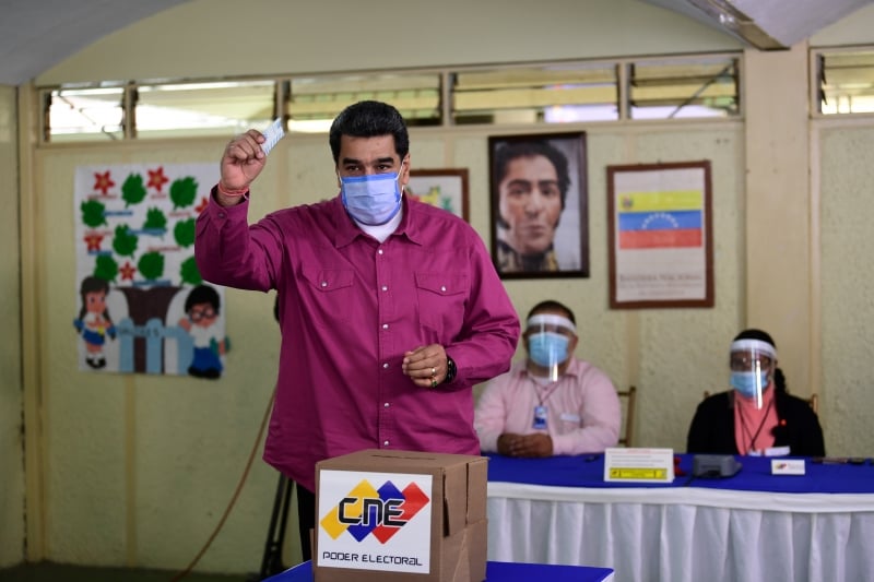 Maduro, que tem alta rejeição, transferiu o domicílio eleitoral para Forte Tiúna