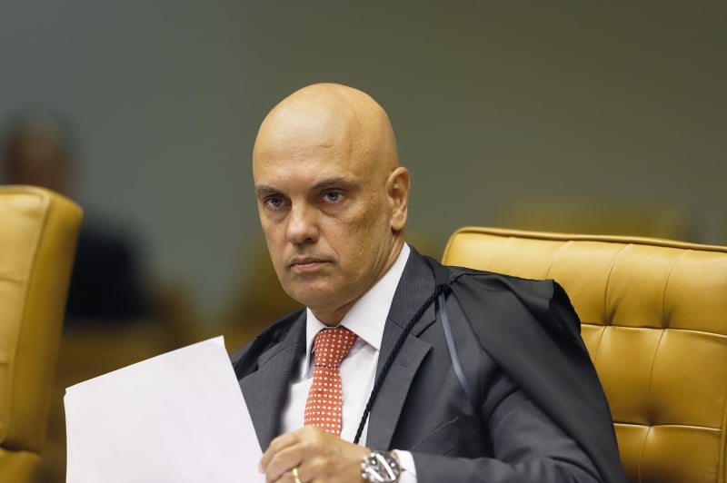 Alexandre de Moraes considerou que a oitiva do ex-chefe do Executivo no bojo do inquérito é 'medida indispensável ao completo esclarecimento dos fatos investigados'