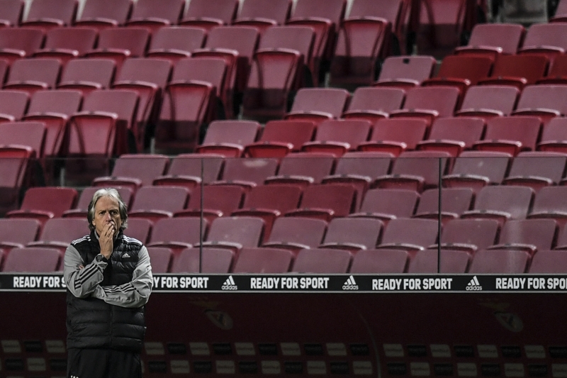 Ex-técnico do Flamengo comentou sobre o caso após partida do Benfica pela Liga Europa