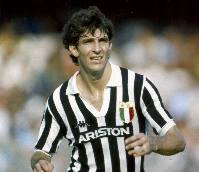 No futebol italiano, ex-jogador defendeu a Juventus, clube onde teve mais sucesso