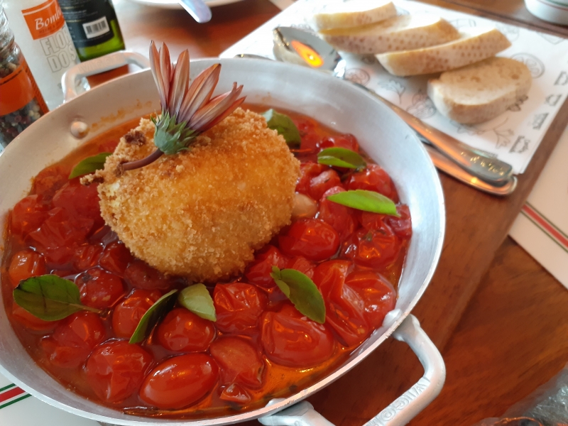 {'nm_midia_inter_thumb1':'https://www.jornaldocomercio.com/_midias/jpg/2020/12/09/206x137/1_foto_2___andreia_pires_de_miranda-9208124.jpg', 'id_midia_tipo':'2', 'id_tetag_galer':'', 'id_midia':'5fd154e26f359', 'cd_midia':9208124, 'ds_midia_link': 'https://www.jornaldocomercio.com/_midias/jpg/2020/12/09/foto_2___andreia_pires_de_miranda-9208124.jpg', 'ds_midia': 'RESTAURANTE FOTO 2 - burrata crocante ', 'ds_midia_credi': 'ANDREIA PIRES DE MIRANDA/DIVULGA&Ccedil;&Atilde;O/JC', 'ds_midia_titlo': 'RESTAURANTE FOTO 2 - burrata crocante ', 'cd_tetag': '1', 'cd_midia_w': '100%',  align=