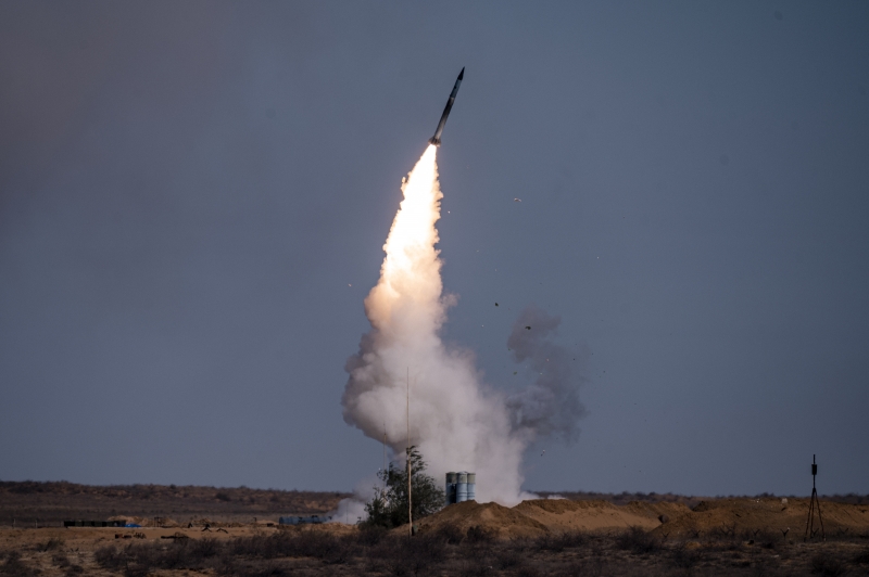Punições foram motivadas pela compra de um sistema de mísseis da Rússia