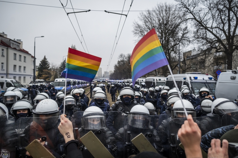 Na Polônia, durante a pandemia, proliferaram-se 'zonas livres de LGBTs'