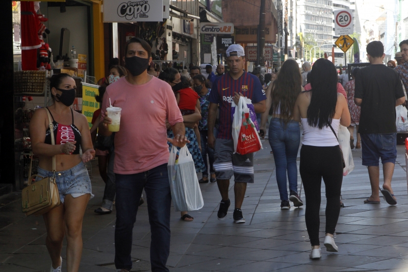 Mesmo com números altos, Porto Alegre ampliou horários de comércio, restaurantes e serviços
