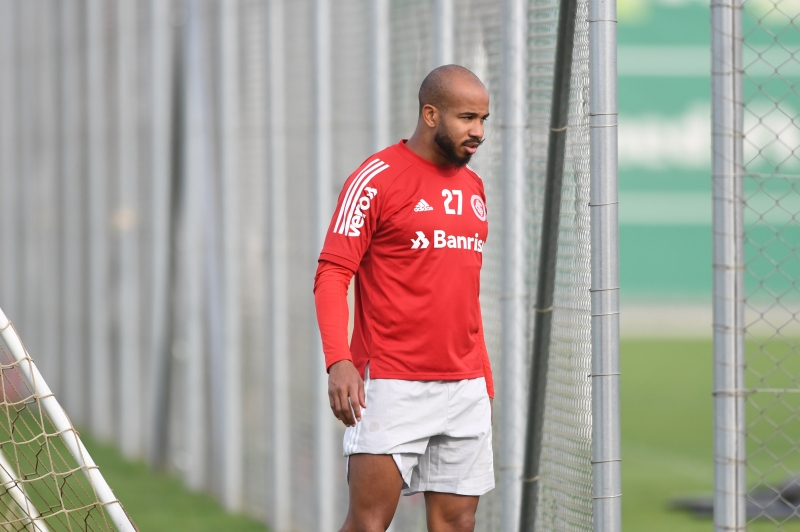 Meia colorado é um dos principais destaques da equipe em meio à conturbada temporada