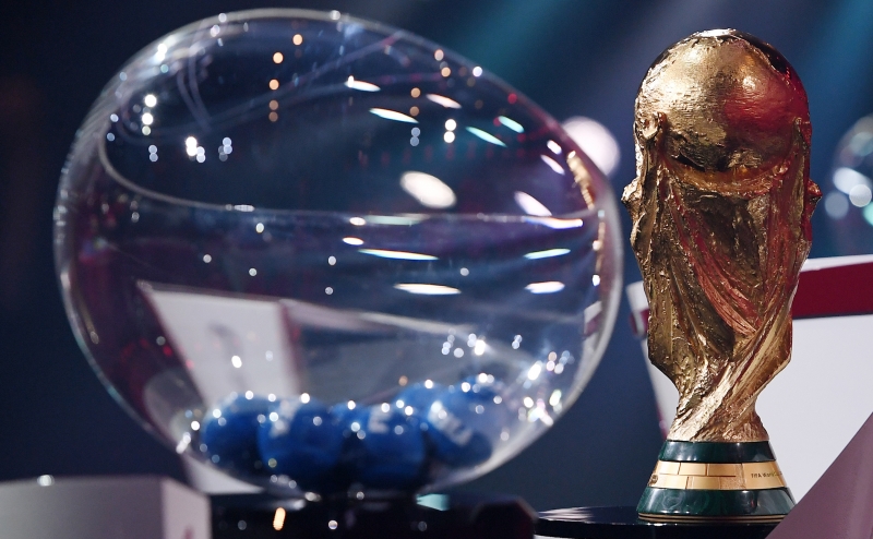 Troféu da Copa do Mundo de 2022 foi apresentado pela Fifa no sorteio para a competição