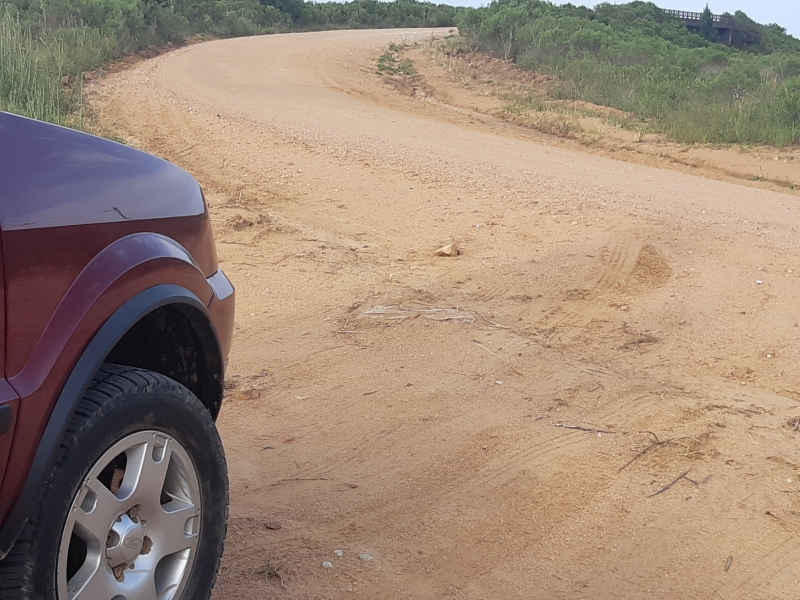 RS-473, que faz a ligação entre os municípios de Bagé e São Gabriel, representa um dos maiores trechos em chão batido do interior