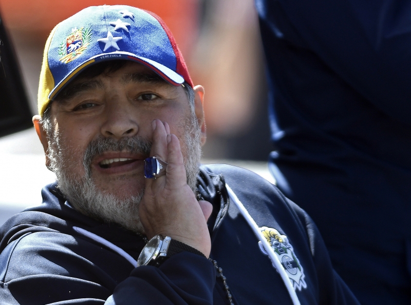 Exames não indicaram uso de drogas ilegais ou álcool por Maradona