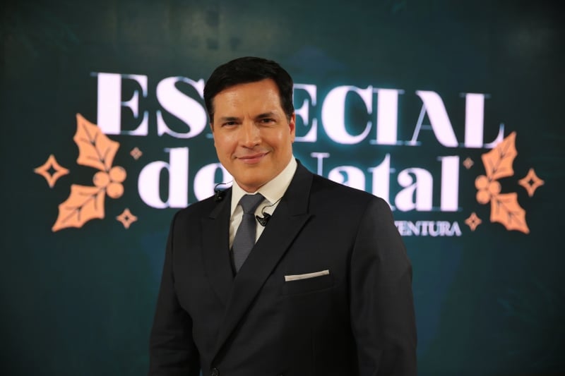 Cantor interpreta clássicos no 'Música na Band Especial de Natal' desta sexta-feira (25)