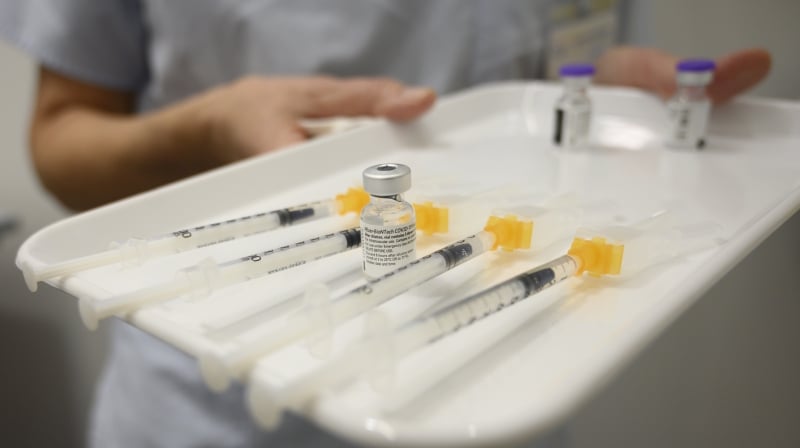 Espanha, França, Itália, Áustria e outros começaram a imunização no domingo
