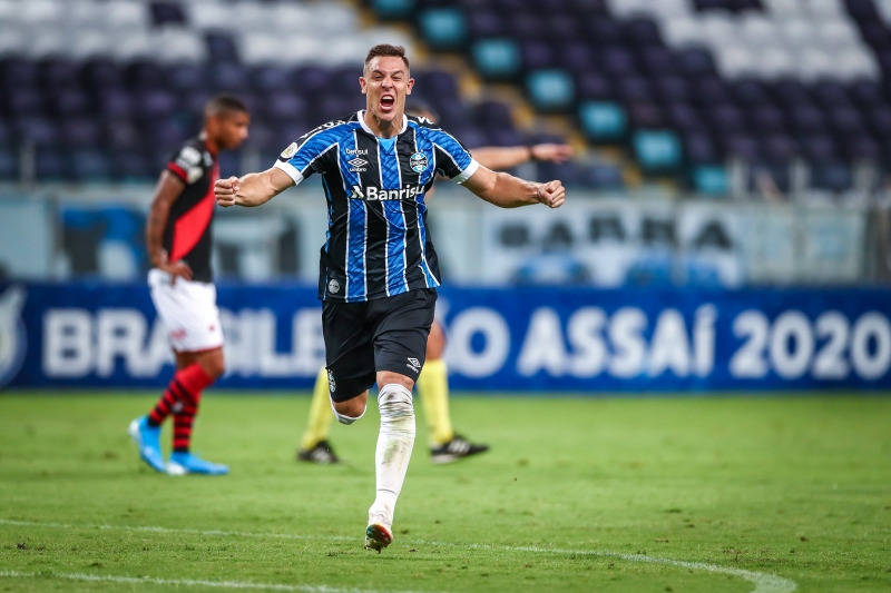 Churín foi decisivo nos dois gols do Tricolor neste domingo (27), em vitória que colocou o Grêmio em quinto no Brasileirão