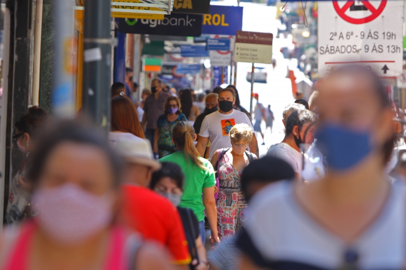 Dezenove das 21 regiões Covid foram classificadas em bandeira vermelha