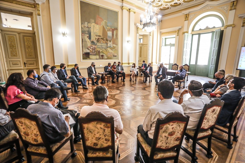 Salão Nobre da prefeitura de Porto Alegre sediou encontro sobre a mobilidade urbana na cidade