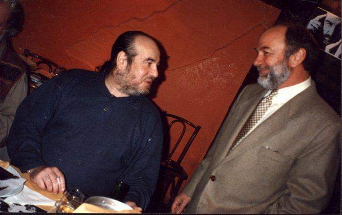 Geraldo Flach ao lado do amigo, o jornalista e crítico musical Juarez Fonseca