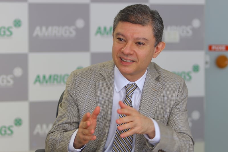 Junqueira Junior diz que a vacinação é muito importante para conter o avanço da pandemia