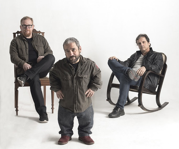 Banda faz show online 'Totalmente autoral' antecipando canções em processo de gravação