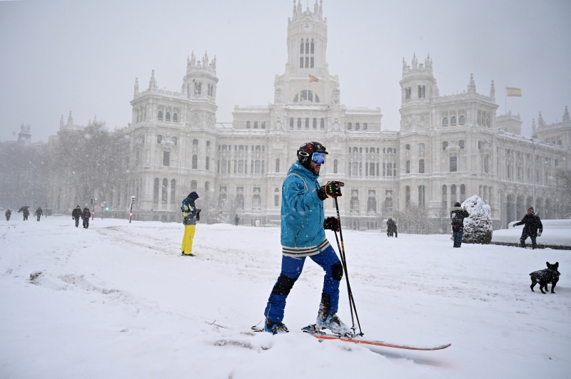 A maior tempestade de neve dos últimos 50 anos cobriu grande parte da Espanha