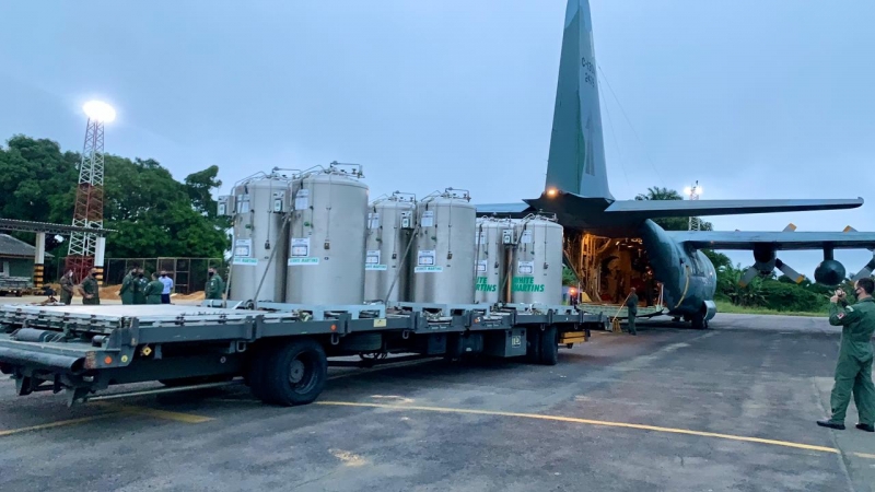 Aviões da FAB decolaram da Base Aérea de São Paulo, em Guarulhos (SP), na quinta-feira com mais de 18 toneladas de cilindros de oxigênio líquido