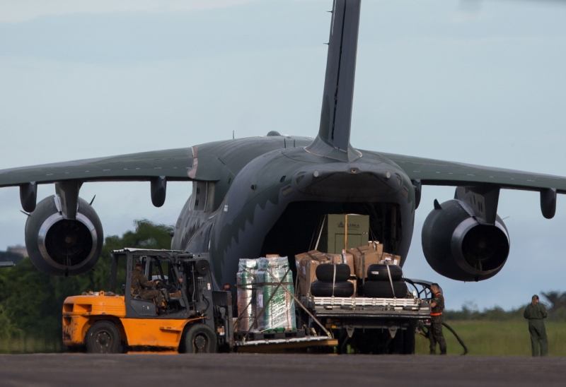 Forças Armadas transferem pacientes e transportam equipamentos no Amazonas