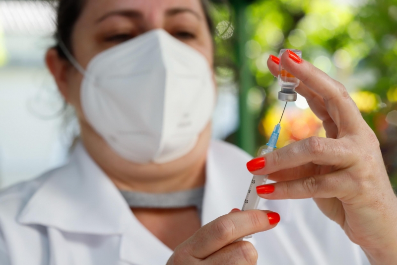 Estado recebeu 341,8 mil doses da vacina Coronavac e iniciou a imunização na segunda-feira