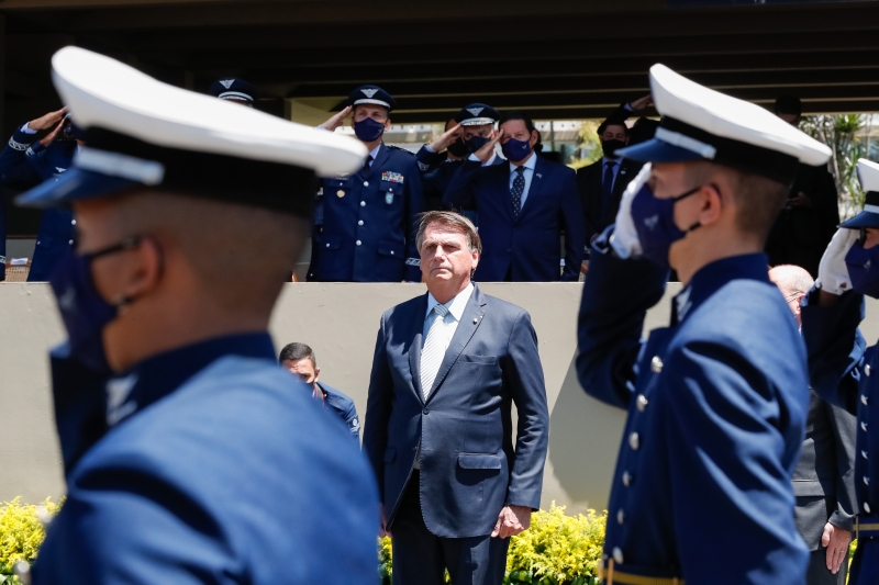 Bolsonaro fez críticas à atuação do vice e afirmou que 'por vezes' ele atrapalha o governo