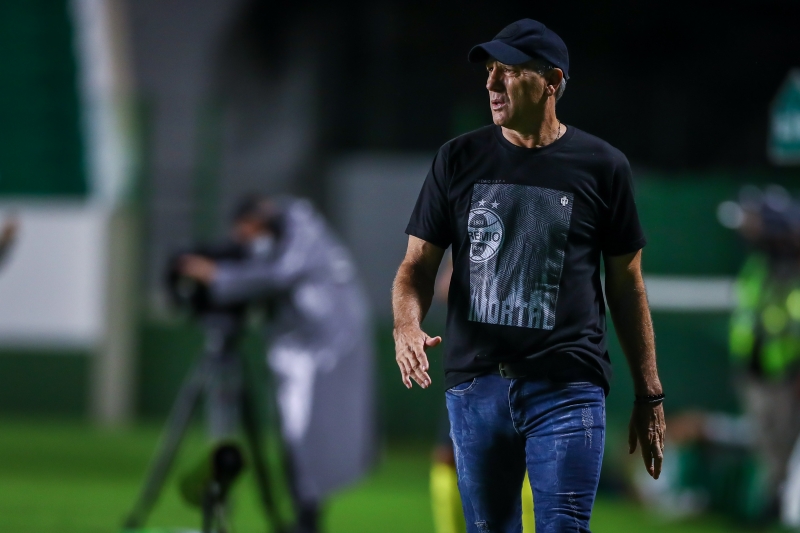 Renato vai aguardar o resultado da eleição no Grêmio para conversar com o novo presidente e decidir se permanece no comando do Tricolor em 2023