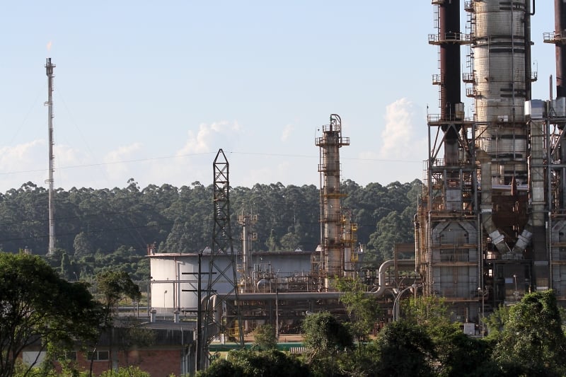 'Certas condições críticas' impediram acordo para a venda da refinaria localizada em Canoas (RS)