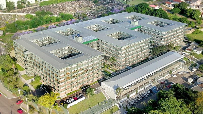 Painéis para captar energia solar serão instalados no topo do Cemitério João XXIII, em Porto Alegre