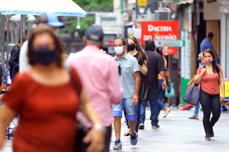 O Rio Grande do Sul chegou a 563,7 mil casos neste sábado, sendo que 96% se recuperaram 