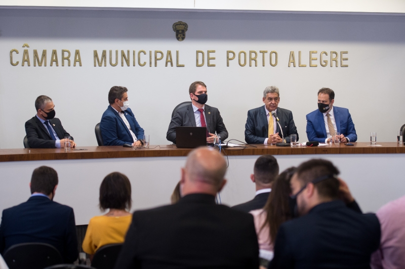Sebastião Melo falou de projetos importantes aos vereadores