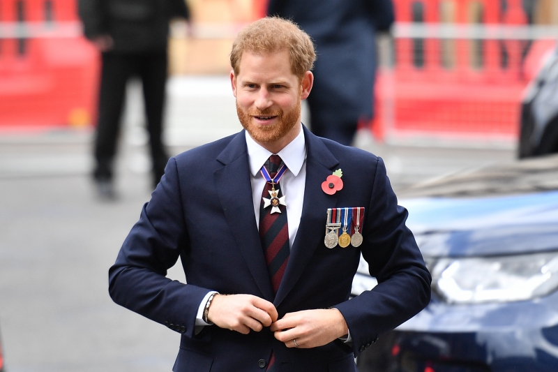 Os assessores do palácio temem que isso só prejudique ainda mais o relacionamento de Harry com a família real britânica