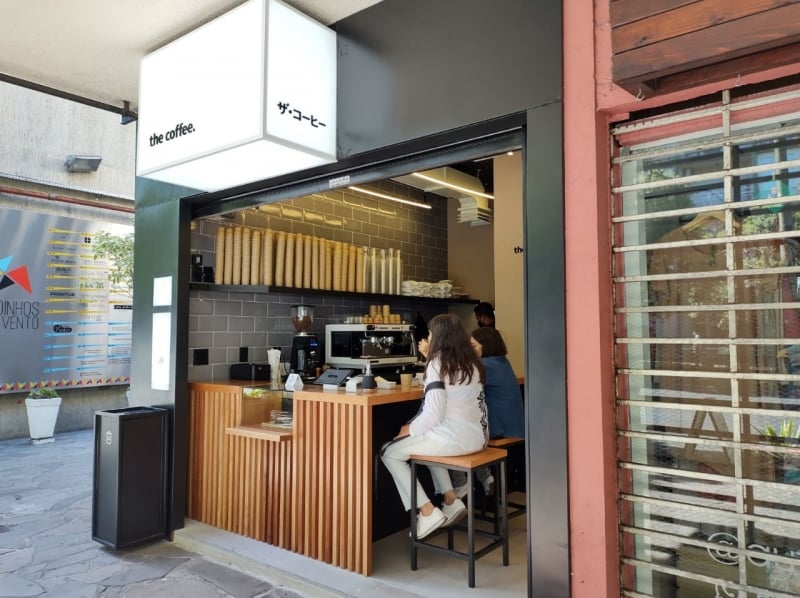 {'nm_midia_inter_thumb1':'https://www.jornaldocomercio.com/_midias/jpg/2021/02/08/206x137/1_whatsapp_image_2021_02_08_at_10_08_48-9246743.jpeg', 'id_midia_tipo':'2', 'id_tetag_galer':'', 'id_midia':'60214abfaf2b6', 'cd_midia':9246743, 'ds_midia_link': 'https://www.jornaldocomercio.com/_midias/jpg/2021/02/08/whatsapp_image_2021_02_08_at_10_08_48-9246743.jpeg', 'ds_midia': 'The Coffee - avenida Independ&ecirc;ncia', 'ds_midia_credi': 'Bruna Oliveira/Especial/JC', 'ds_midia_titlo': 'The Coffee - avenida Independ&ecirc;ncia', 'cd_tetag': '1', 'cd_midia_w': '800', 'cd_midia_h': '598', 'align': 'Left'}