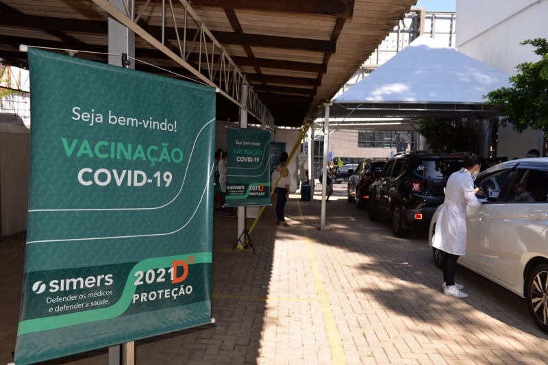 Drive-thru do Simers é um dos dois que estão funcionando, a partir desta quarta na Capital