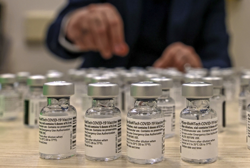 Os frascos da vacina da Pfizer contra a Covid-19 tinham de ser armazenados em temperaturas entre -90º e -60º
