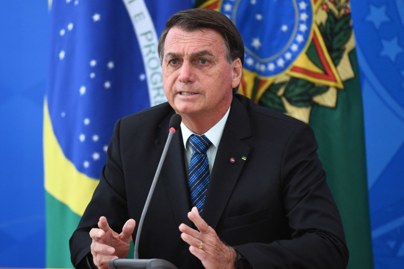 Bolsonaro também afirmou que ainda este mês terão, no mínimo, 22 milhões de vacinas disponíveis