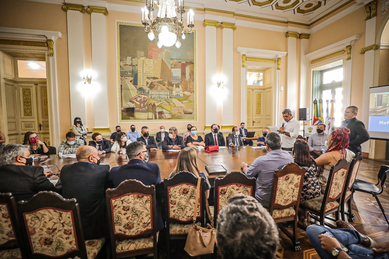 Prefeito se reuniu com representantes de diversas entidades representativas de servidores