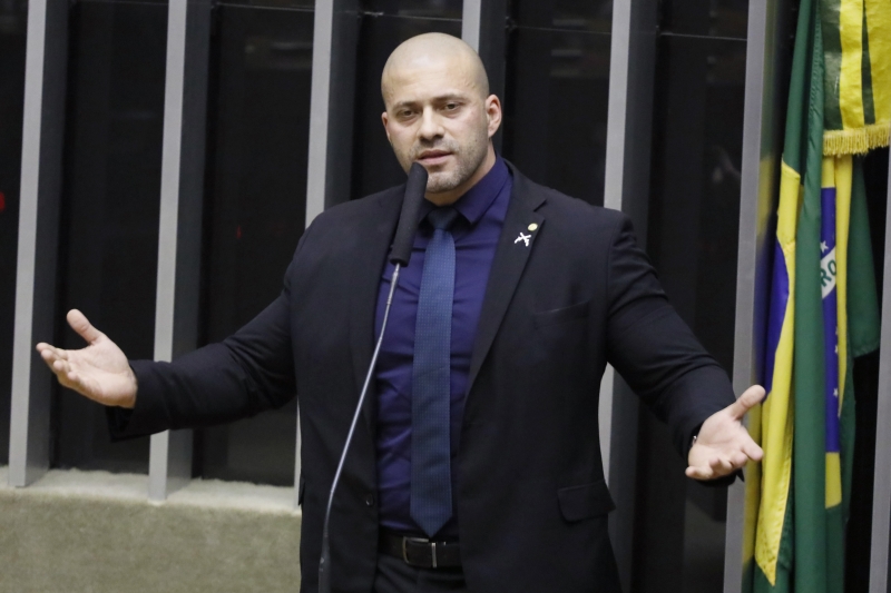 Foram 11 votos para manter a decisão do ministro Alexandre de Moraes de prender Silveira