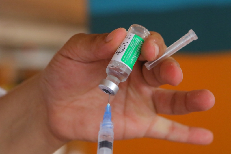 Gerente da Anvisa explicou o processo de monitoramento de eventos adversos ligados às vacinas