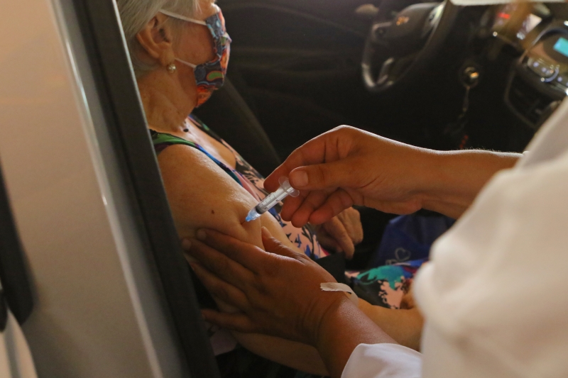 N&uacute;meros apontam para in&iacute;cio do impacto da vacina&ccedil;&atilde;o no Estado