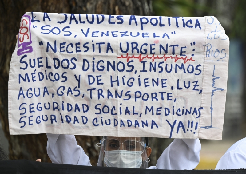 Crise econômica na Venezuela deixou médicos e paramédicos sem condições de trabalho