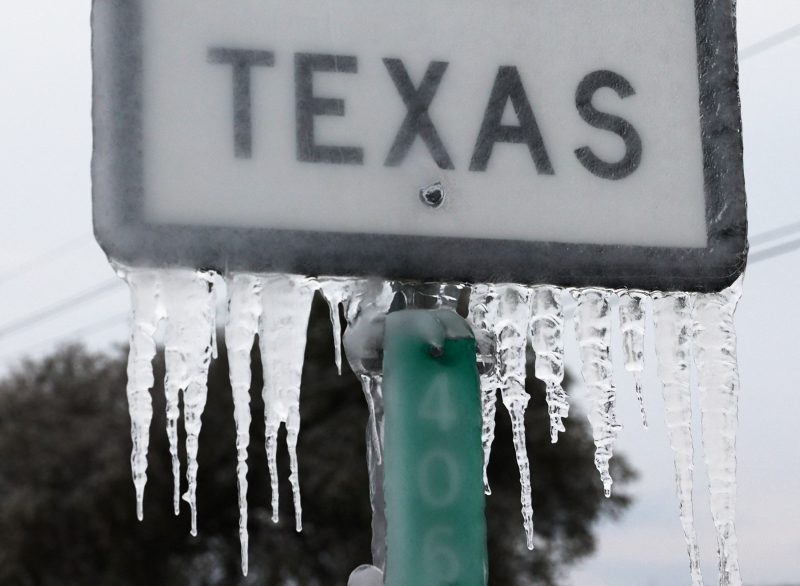 Milhões de pessoas no Texas estão sem aquecimento em suas residências porque há falta de energia no estado
