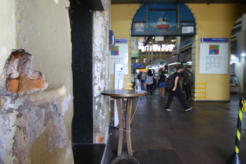 {'nm_midia_inter_thumb1':'https://www.jornaldocomercio.com/_midias/jpg/2021/02/18/206x137/1_lp_180221___mercado__41_-9253327.jpg', 'id_midia_tipo':'2', 'id_tetag_galer':'', 'id_midia':'602e8bb9bed39', 'cd_midia':9253327, 'ds_midia_link': 'https://www.jornaldocomercio.com/_midias/jpg/2021/02/18/lp_180221___mercado__41_-9253327.jpg', 'ds_midia': 'Fotos no Mercado P&uacute;blico para mat&eacute;ria sobre as obras que os mercadeiros querem fazer no espa&ccedil;o  ', 'ds_midia_credi': 'LUIZA PRADO/JC', 'ds_midia_titlo': 'Fotos no Mercado P&uacute;blico para mat&eacute;ria sobre as obras que os mercadeiros querem fazer no espa&ccedil;o  ', 'cd_tetag': '1', 'cd_midia_w': '800', 'cd_midia_h': '533', 'align': 'Left'}