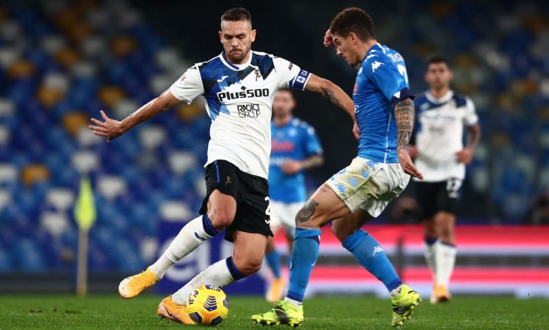 Capitão da Atalanta, zagueiro brasileiro (esquerda) pode reforçar a Azzurra 