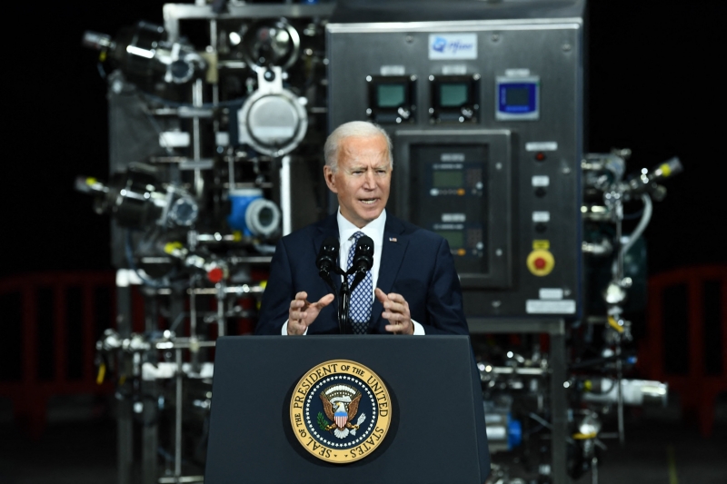 Biden realizou discurso em uma fábrica de imunizantes da Pfizer no estado do Michigan