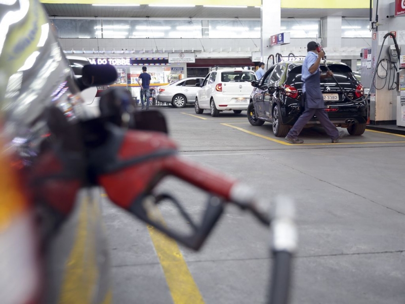 Preços da gasolina tiveram uma alta de 9,64% para 11,85%