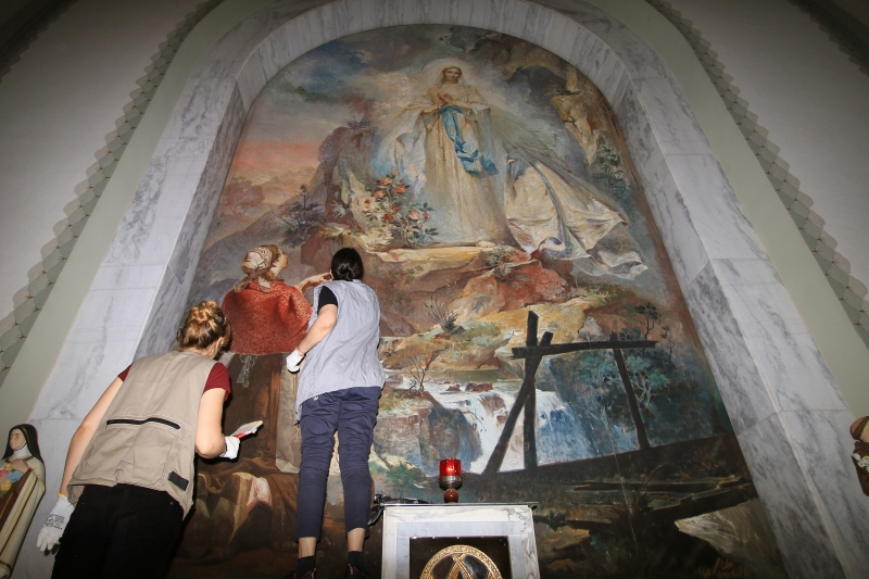Pintura 'A Aparição da Virgem' (óleo sobre tela, 1962) será deslocada do altar nesta terça-feira (22)