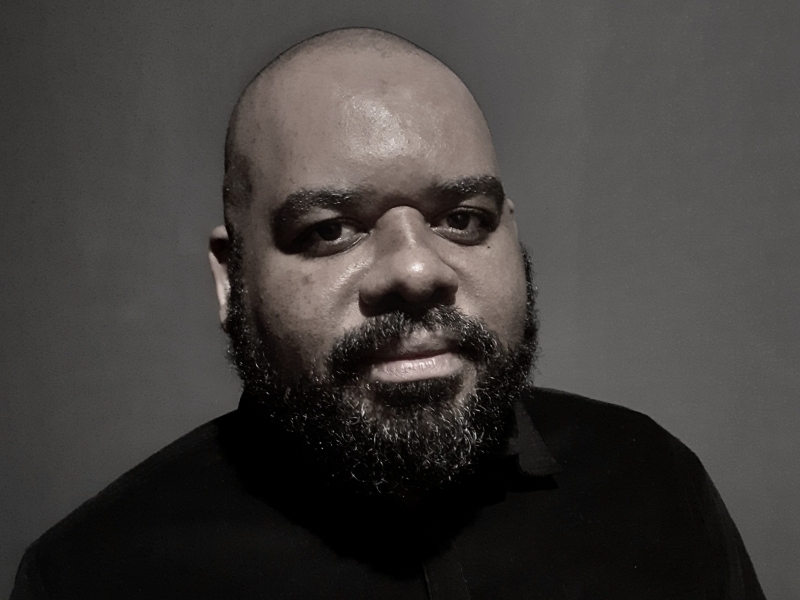 Livros inéditos, autógrafos, reedições especiais e participação na Flip marcam a data especial do autor
